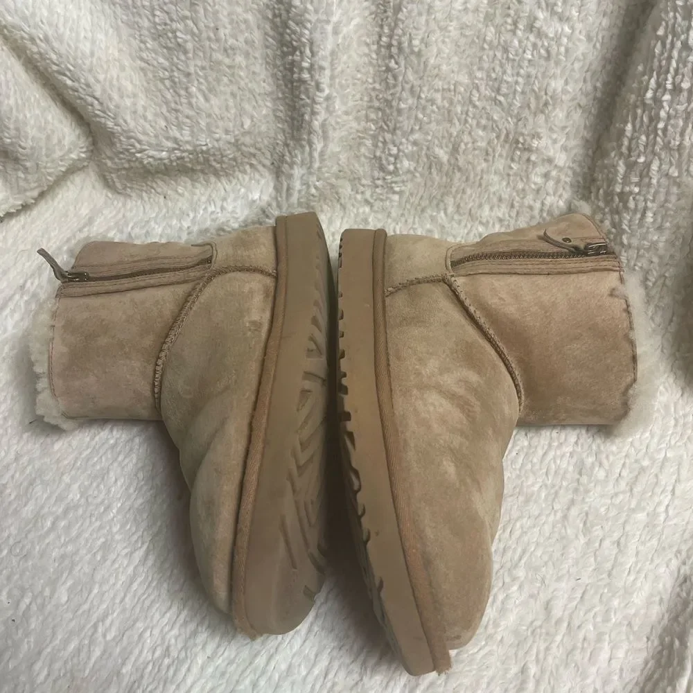 UGG Women's Classic Mini Double Zip Tan Suede Boots SZ8